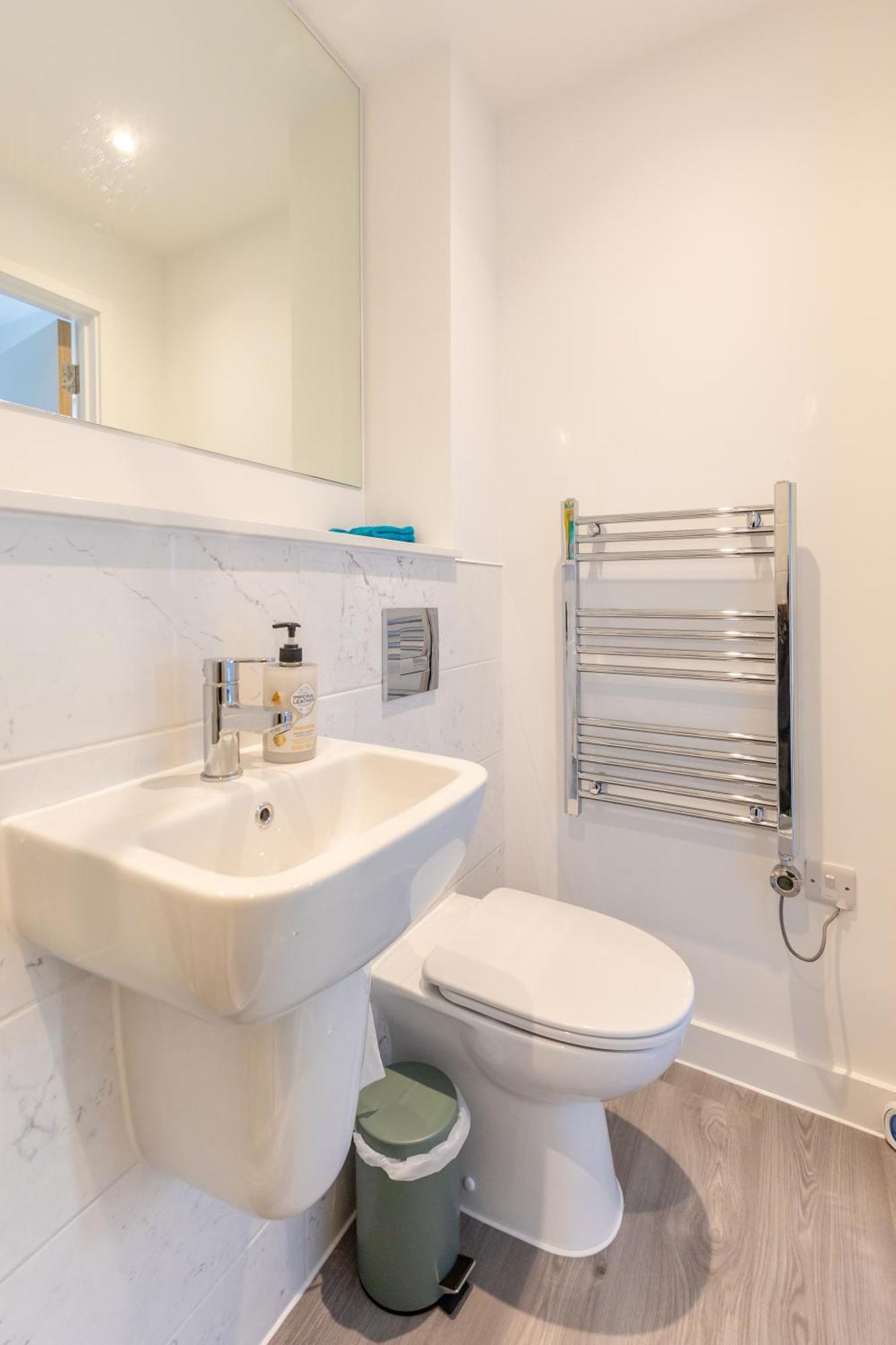 Stunning Modern 3 Bedroom Townhouse - Perfect Getaway Mánchester Exterior foto