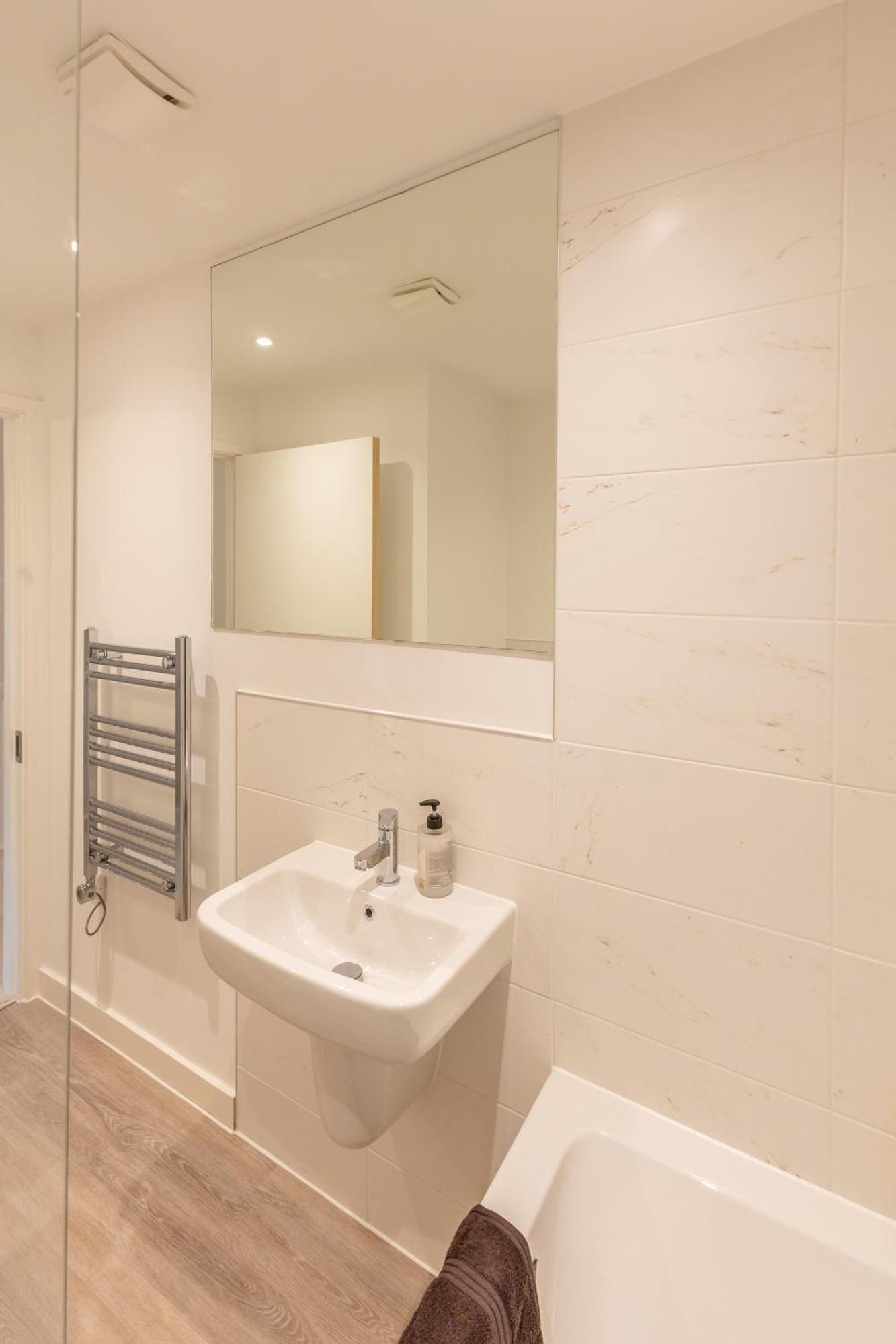 Stunning Modern 3 Bedroom Townhouse - Perfect Getaway Mánchester Exterior foto